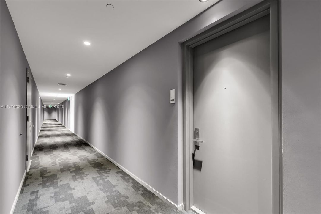 Recently Rented: $6,900 (2 beds, 2 baths, 1076 Square Feet)