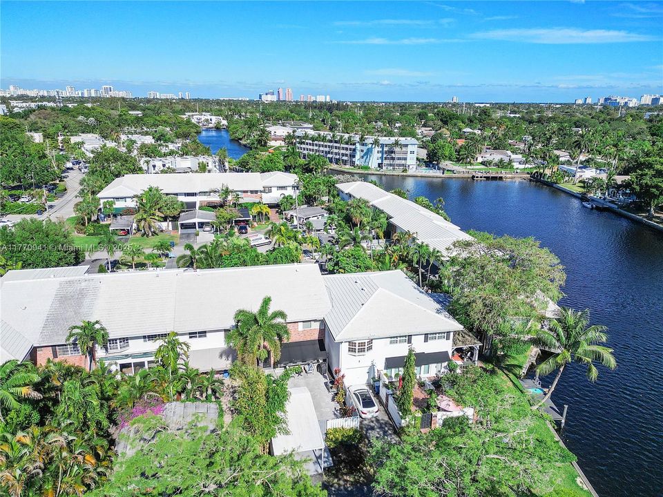 Recently Sold: $549,000 (2 beds, 1 baths, 1250 Square Feet)