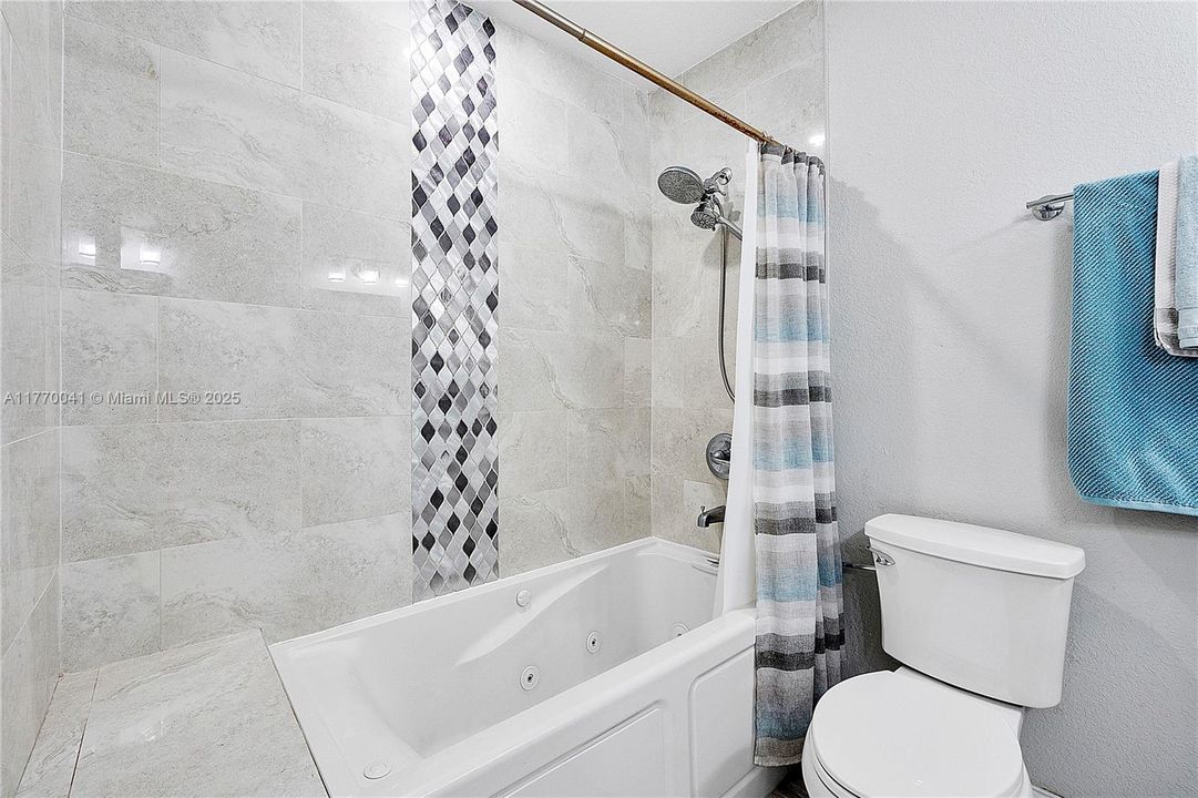 Jetted Tub - Shower Combo