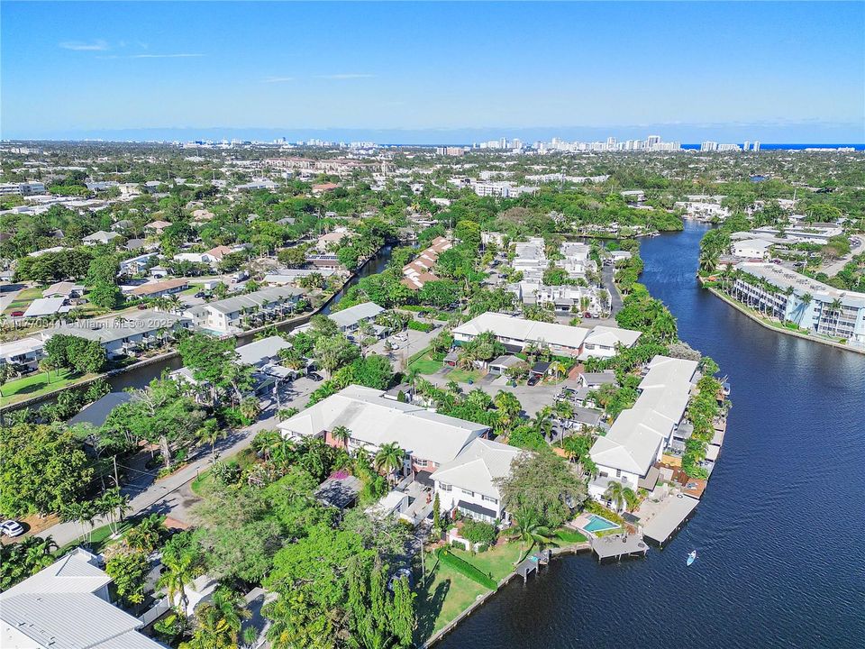 Recently Sold: $549,000 (2 beds, 1 baths, 1250 Square Feet)