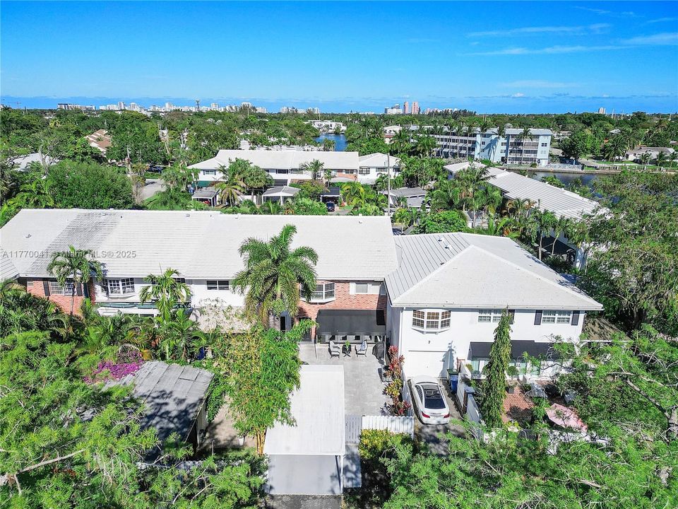 Recently Sold: $549,000 (2 beds, 1 baths, 1250 Square Feet)