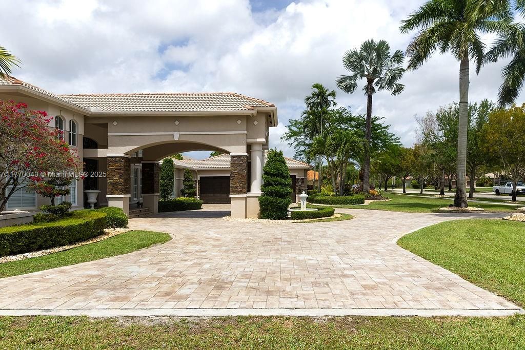 Recently Sold: $2,399,000 (4 beds, 4 baths, 4006 Square Feet)
