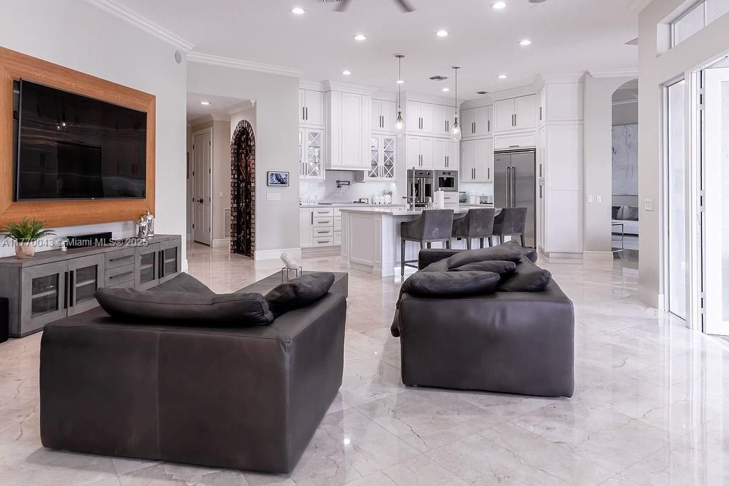 Recently Sold: $2,399,000 (4 beds, 4 baths, 4006 Square Feet)