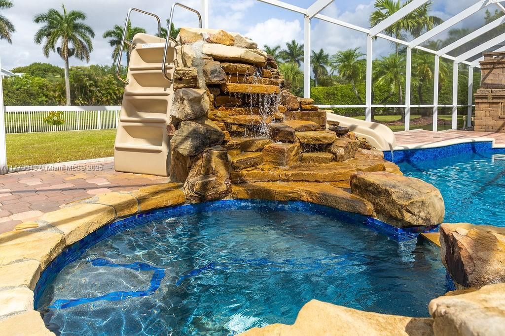 Recently Sold: $2,399,000 (4 beds, 4 baths, 4006 Square Feet)