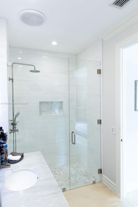 Recently Sold: $2,399,000 (4 beds, 4 baths, 4006 Square Feet)