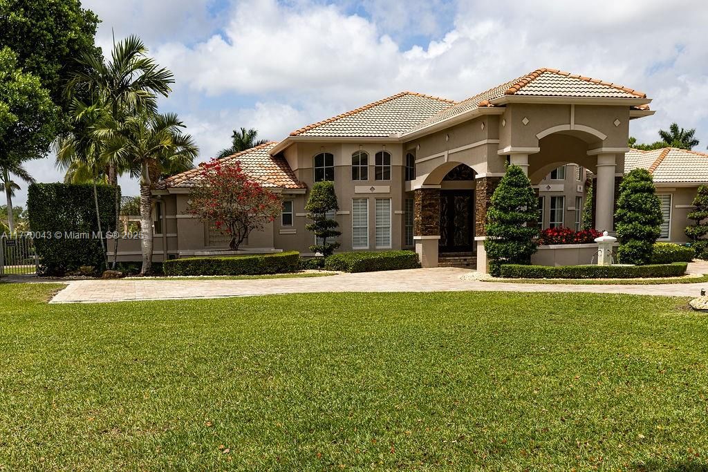 Recently Sold: $2,399,000 (4 beds, 4 baths, 4006 Square Feet)