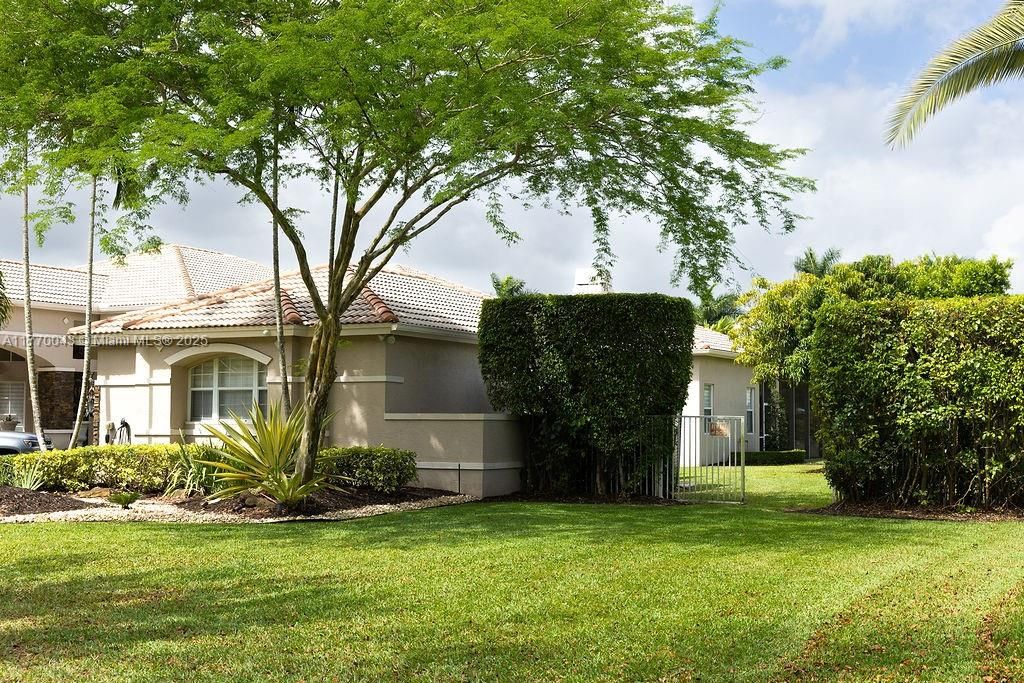 Recently Sold: $2,399,000 (4 beds, 4 baths, 4006 Square Feet)