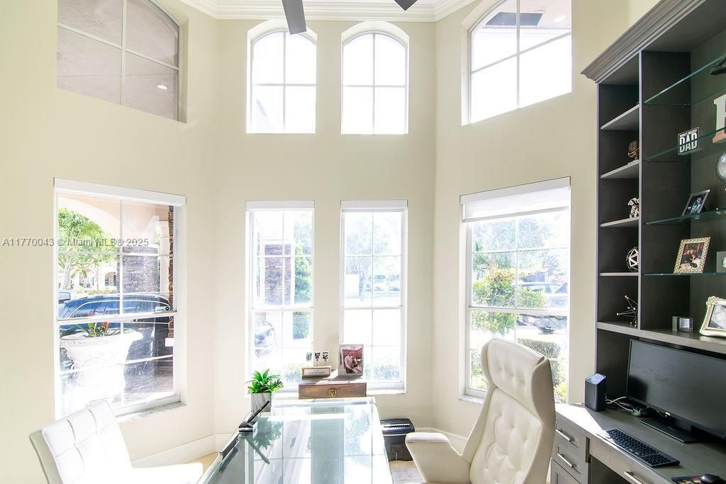 Recently Sold: $2,399,000 (4 beds, 4 baths, 4006 Square Feet)