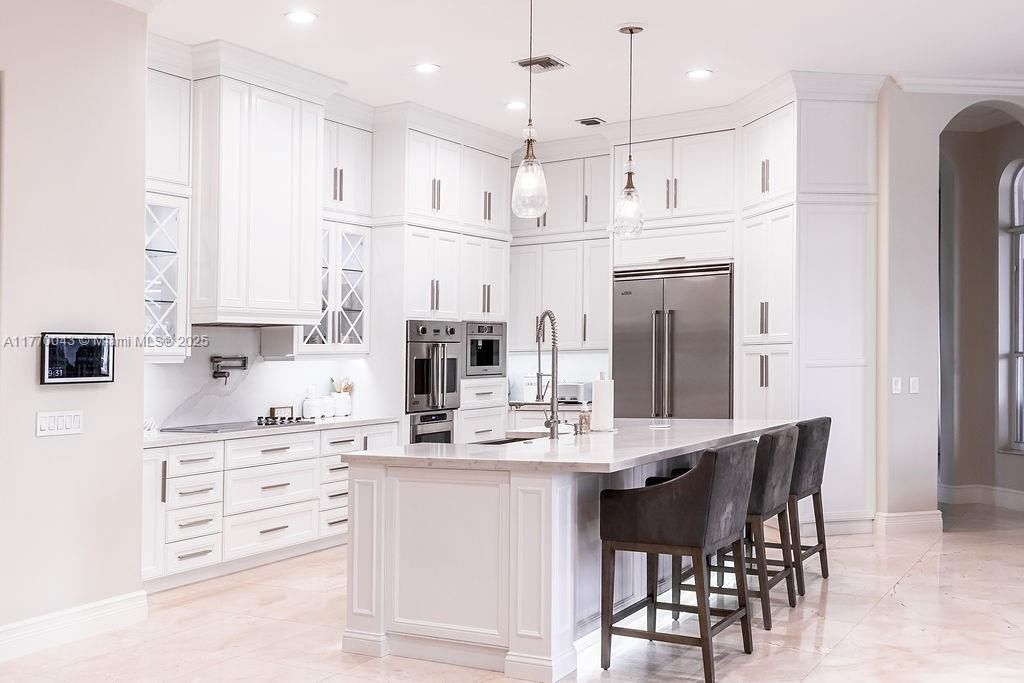 Recently Sold: $2,399,000 (4 beds, 4 baths, 4006 Square Feet)