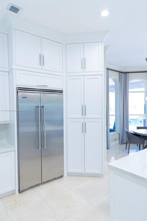 Recently Sold: $2,399,000 (4 beds, 4 baths, 4006 Square Feet)