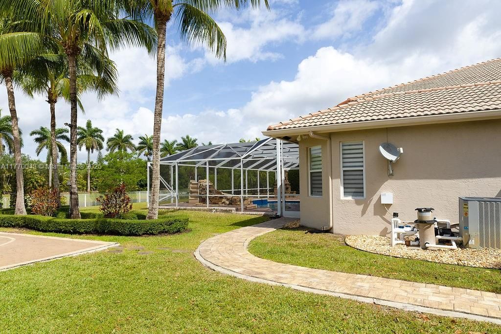 Recently Sold: $2,399,000 (4 beds, 4 baths, 4006 Square Feet)