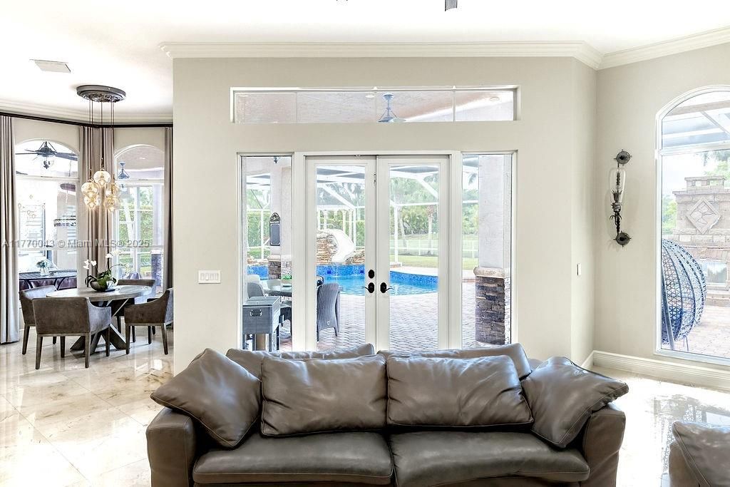 Recently Sold: $2,399,000 (4 beds, 4 baths, 4006 Square Feet)