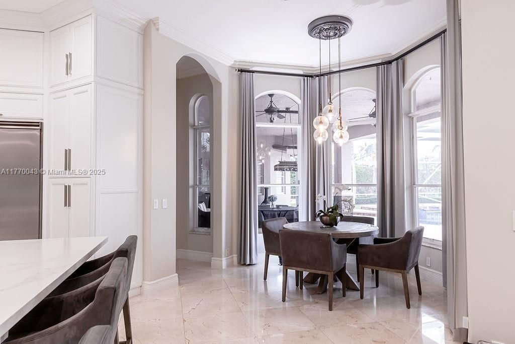 Recently Sold: $2,399,000 (4 beds, 4 baths, 4006 Square Feet)