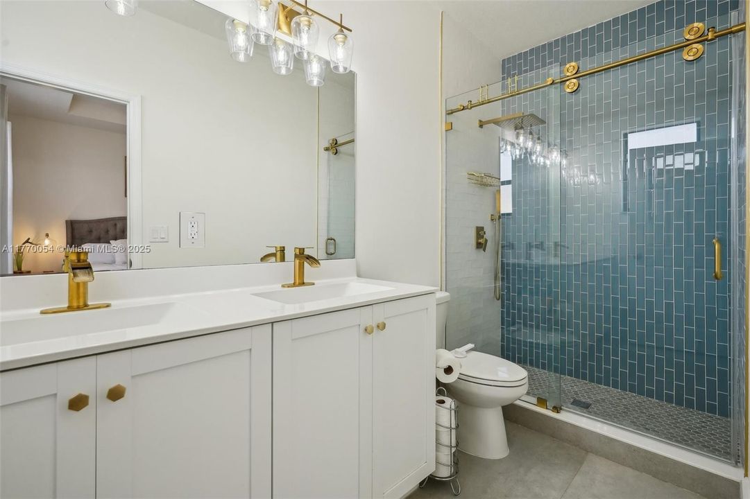 最近售出: $499,999 (3 贝兹, 3 浴室, 1332 平方英尺)