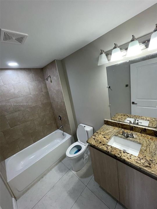 最近租的: $2,800 (3 贝兹, 2 浴室, 1032 平方英尺)