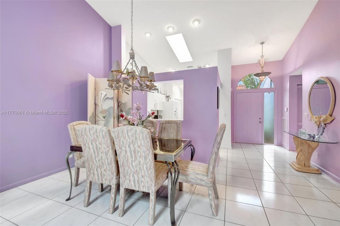 Recently Rented: $4,400 (2 beds, 2 baths, 1722 Square Feet)