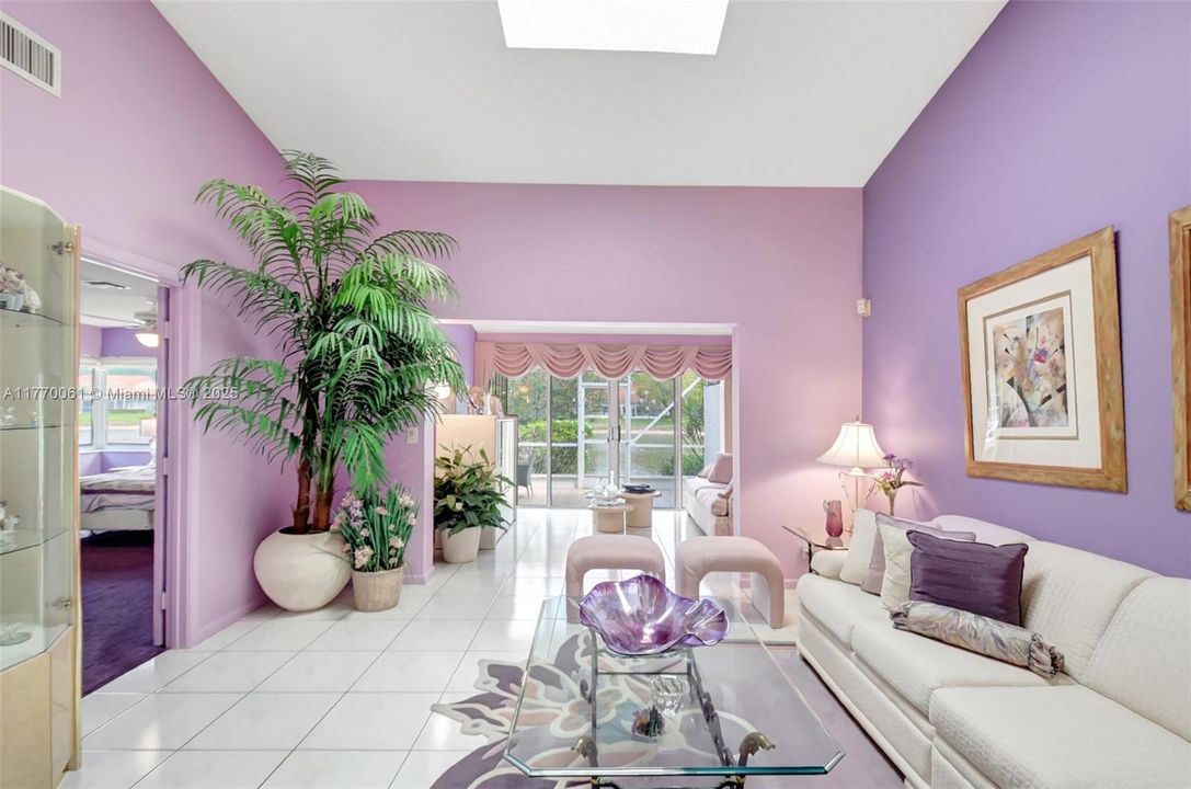 Recently Rented: $4,400 (2 beds, 2 baths, 1722 Square Feet)