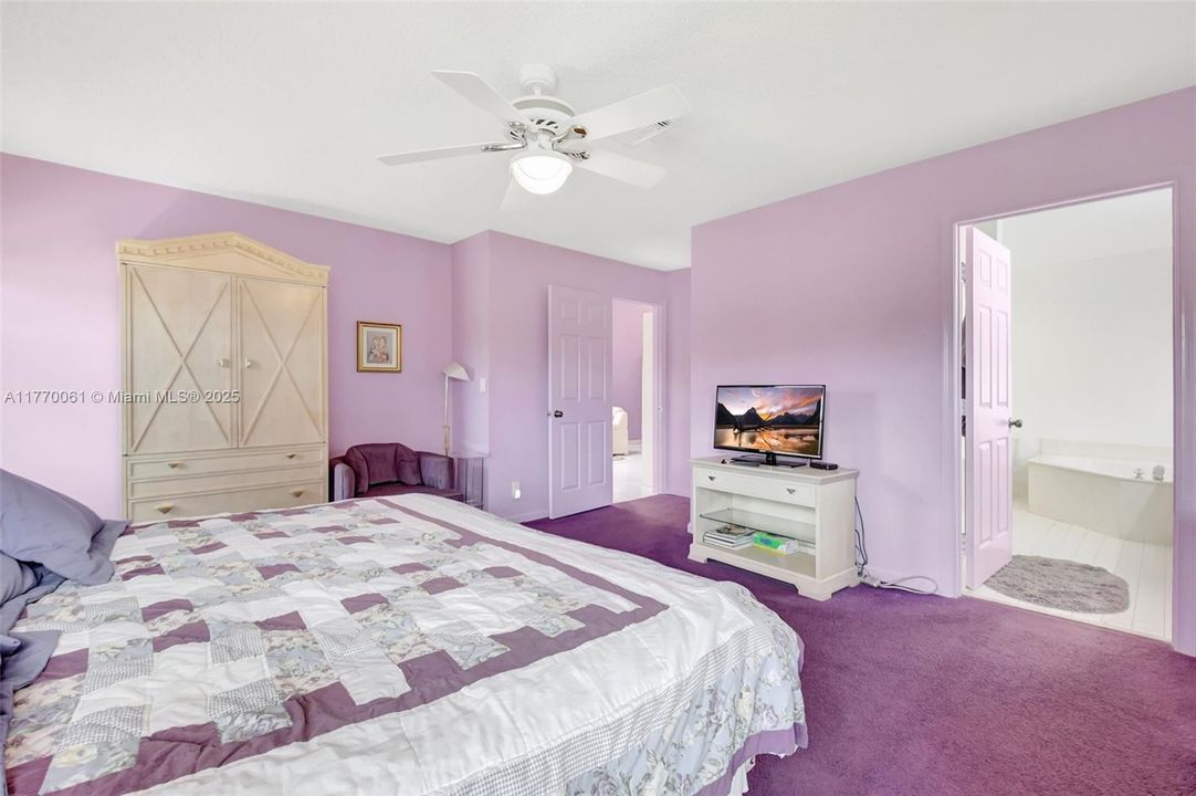 Recently Rented: $4,400 (2 beds, 2 baths, 1722 Square Feet)