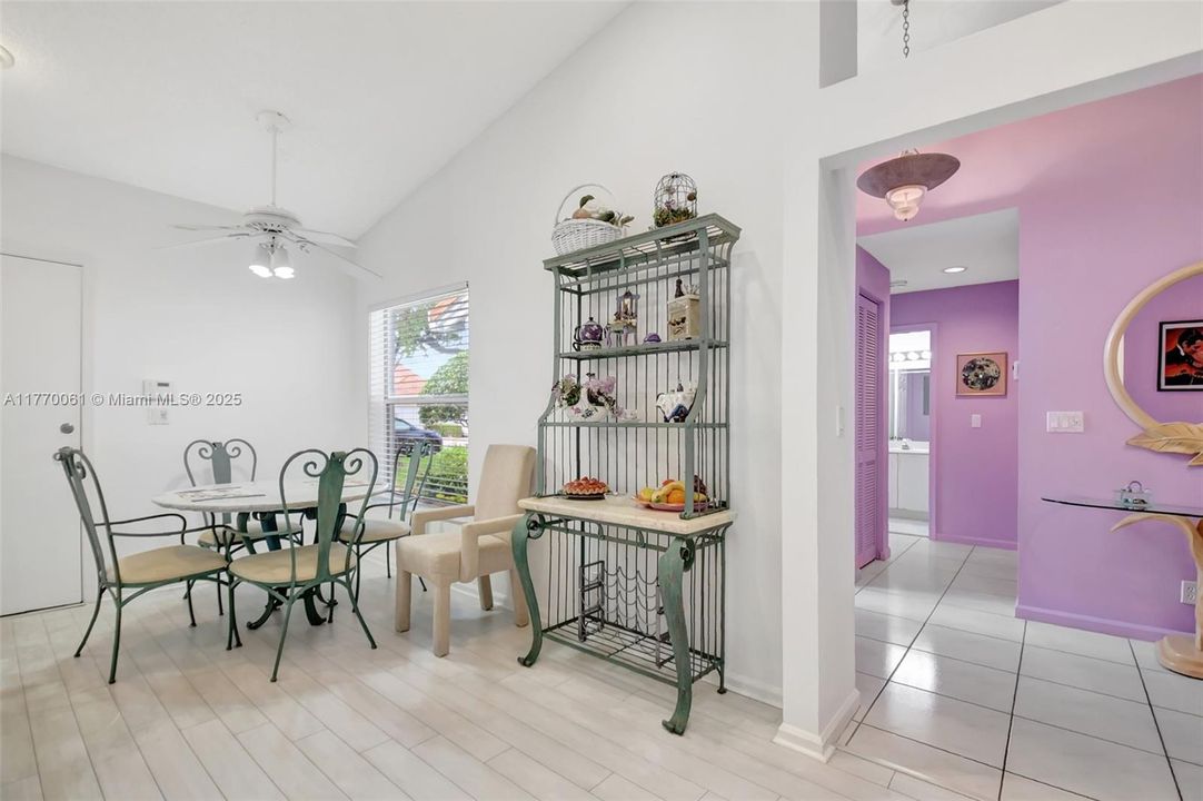 Recently Rented: $4,400 (2 beds, 2 baths, 1722 Square Feet)