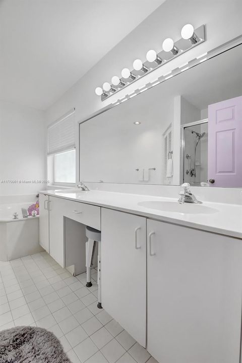 Recently Rented: $4,400 (2 beds, 2 baths, 1722 Square Feet)