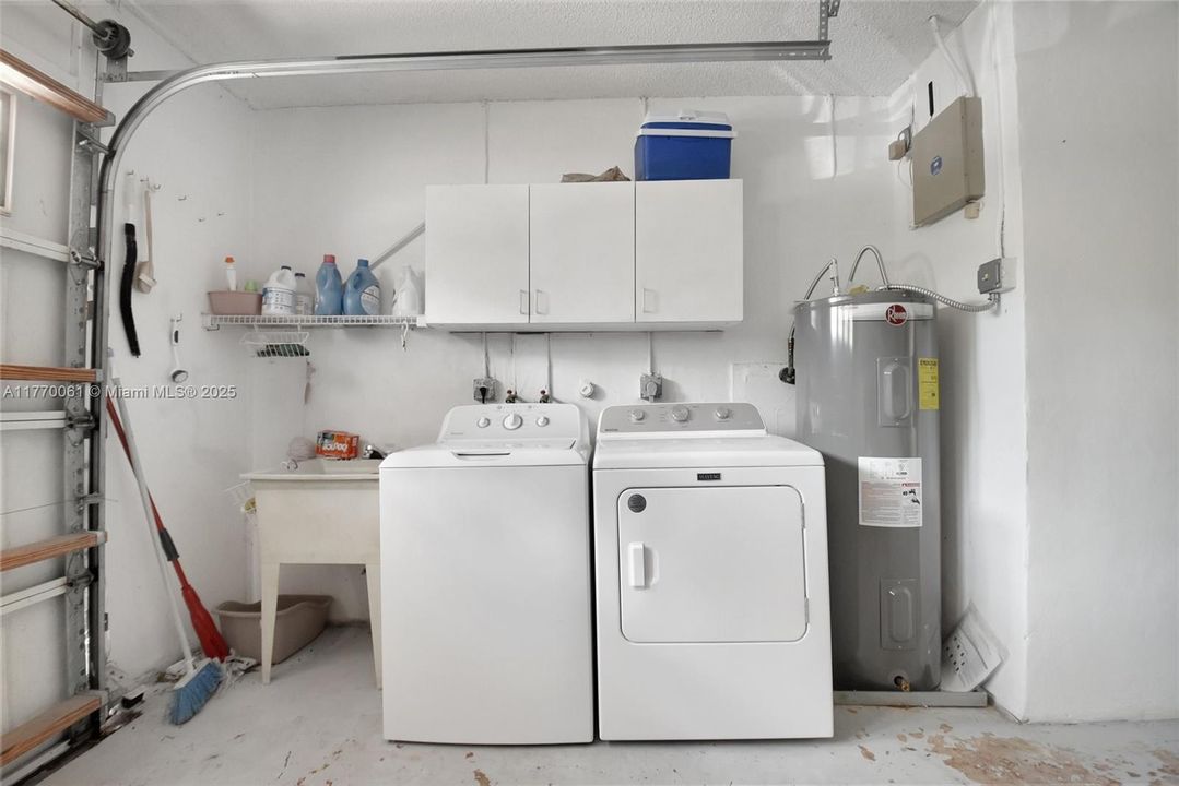 Recently Rented: $4,400 (2 beds, 2 baths, 1722 Square Feet)