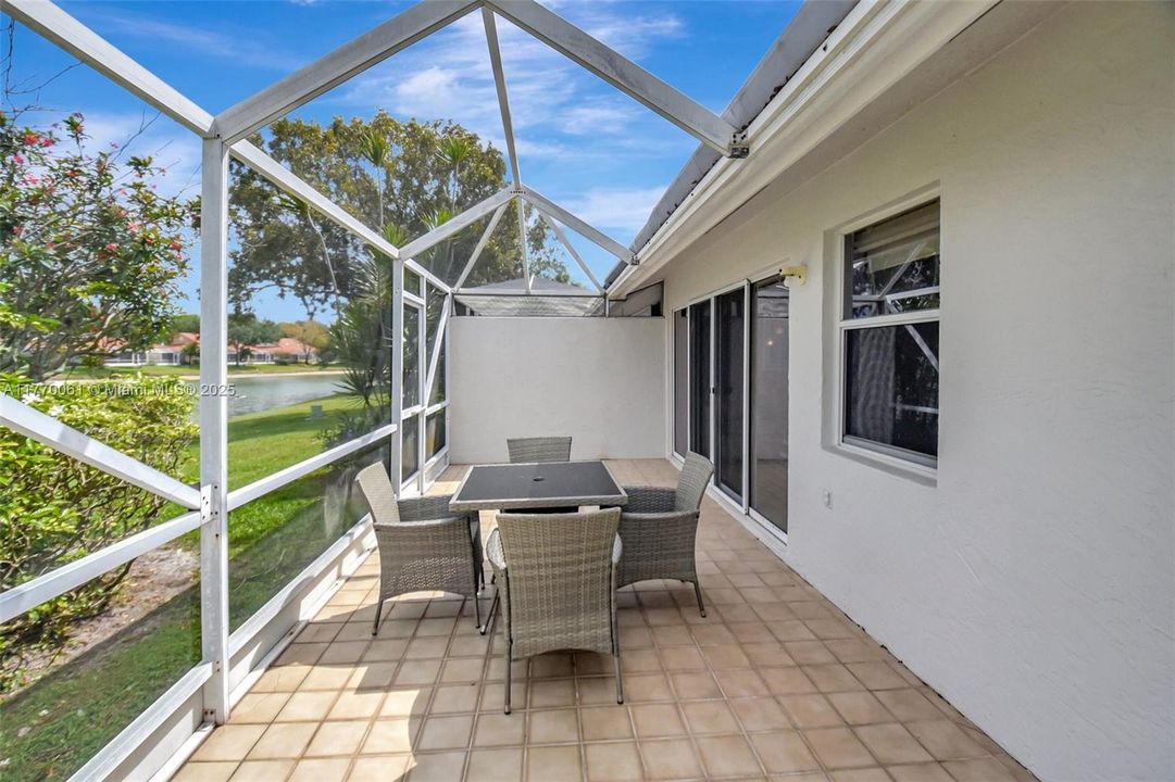 Recently Rented: $4,400 (2 beds, 2 baths, 1722 Square Feet)