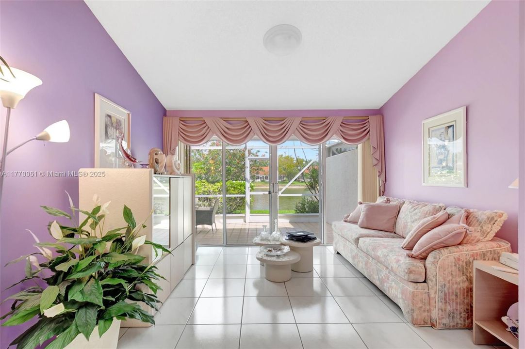 Recently Rented: $4,400 (2 beds, 2 baths, 1722 Square Feet)