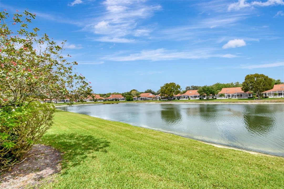 Recently Rented: $4,400 (2 beds, 2 baths, 1722 Square Feet)