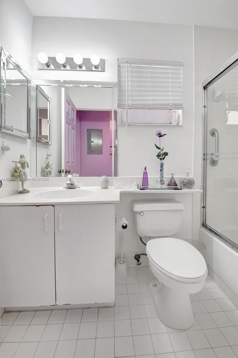 Recently Rented: $4,400 (2 beds, 2 baths, 1722 Square Feet)