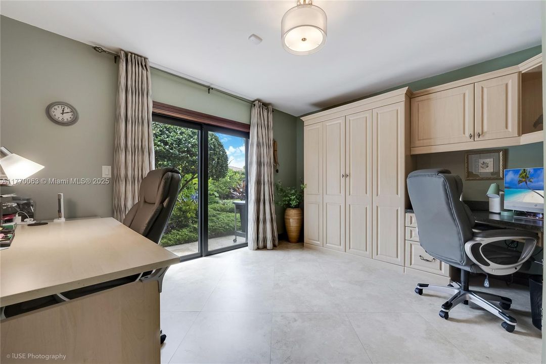 最近售出: $1,750,000 (5 贝兹, 4 浴室, 3205 平方英尺)