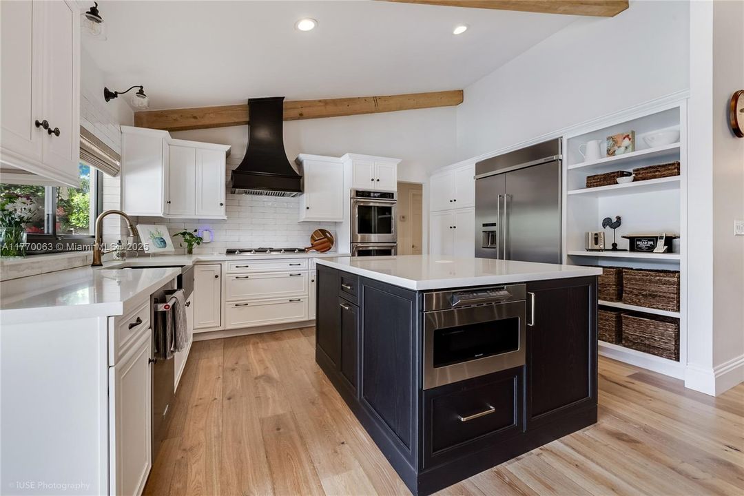 最近售出: $1,750,000 (5 贝兹, 4 浴室, 3205 平方英尺)