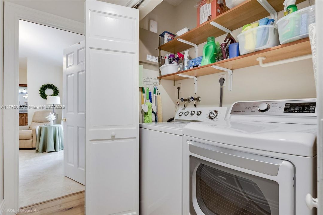 最近售出: $1,750,000 (5 贝兹, 4 浴室, 3205 平方英尺)