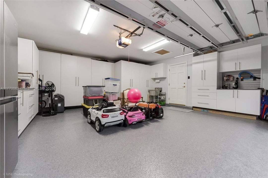 最近售出: $1,750,000 (5 贝兹, 4 浴室, 3205 平方英尺)