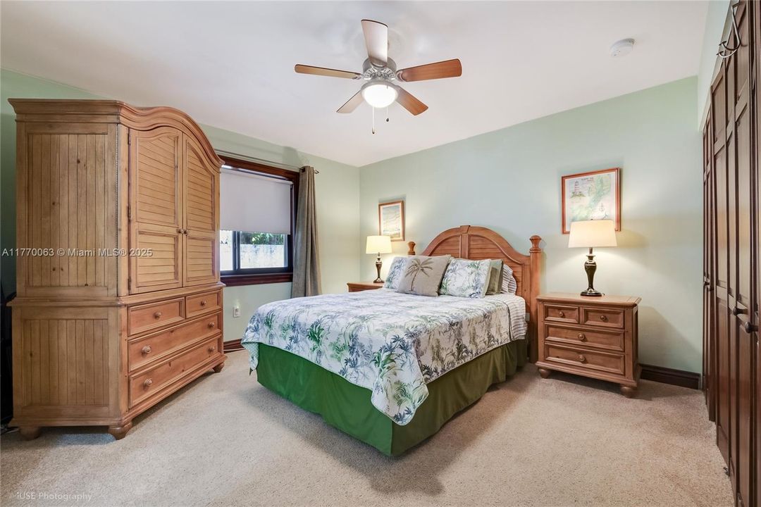 最近售出: $1,750,000 (5 贝兹, 4 浴室, 3205 平方英尺)