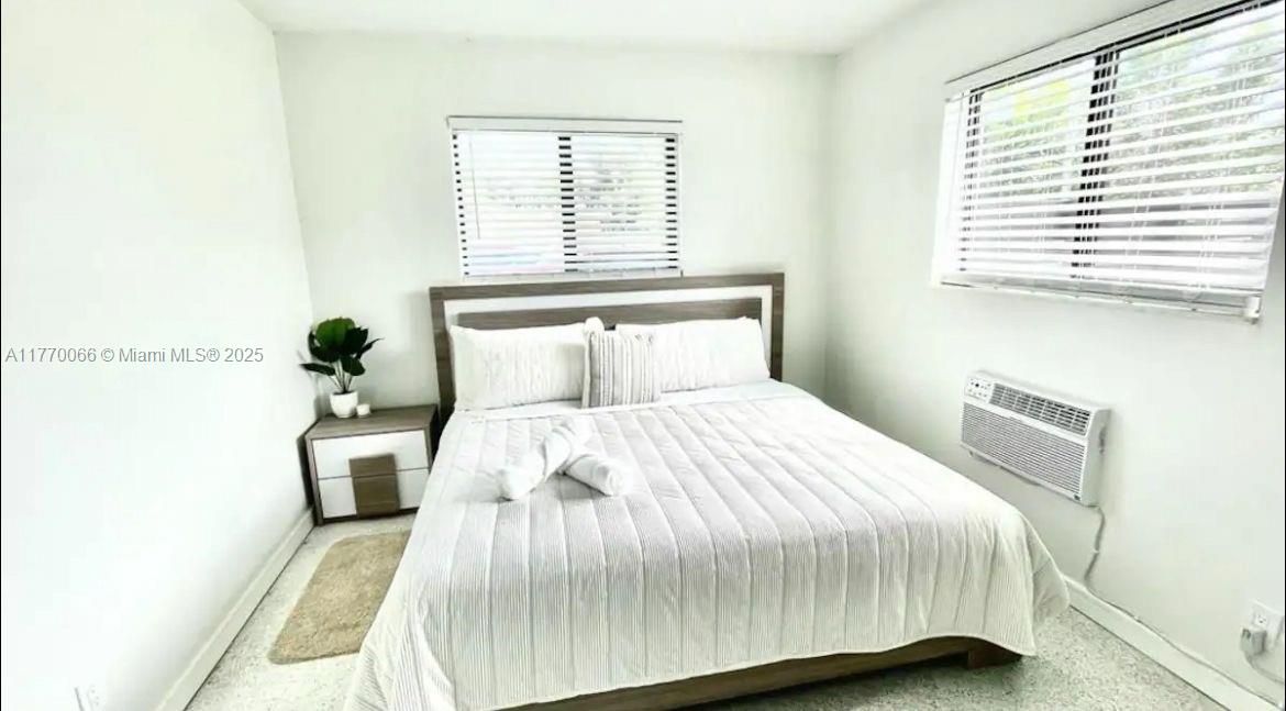 Recientemente alquilado: $2,800 (3 camas, 1 baños, 2027 Pies cuadrados)