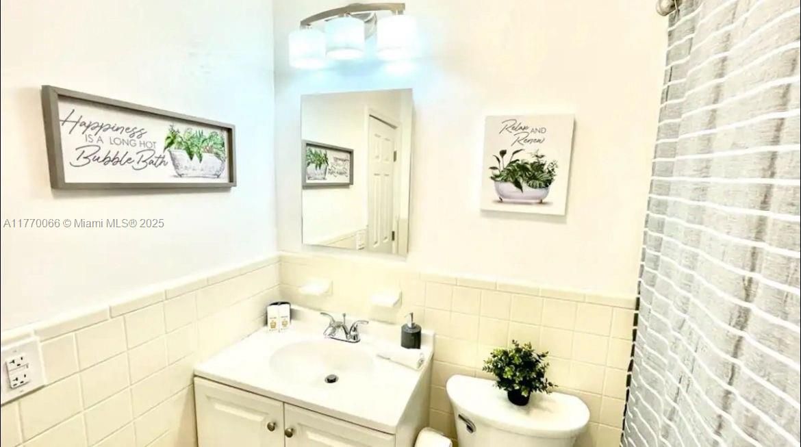 Recientemente alquilado: $2,800 (3 camas, 1 baños, 2027 Pies cuadrados)