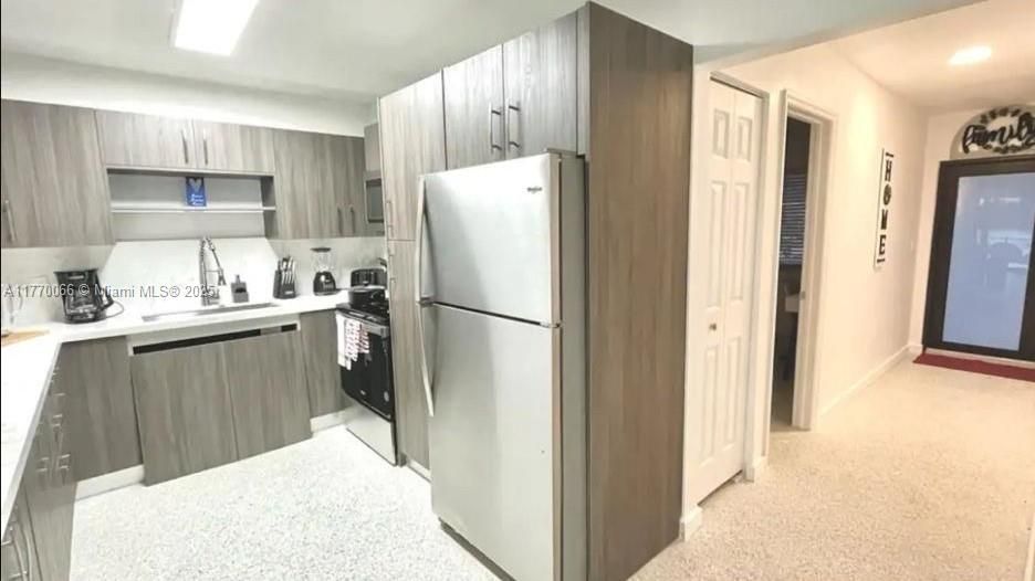 Recientemente alquilado: $2,800 (3 camas, 1 baños, 2027 Pies cuadrados)