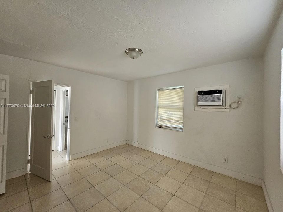 Recientemente alquilado: $1,700 (1 camas, 1 baños, 0 Pies cuadrados)