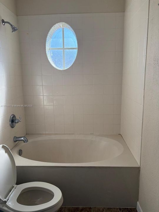 For Rent: $3,200 (3 beds, 2 baths, 1419 Square Feet)