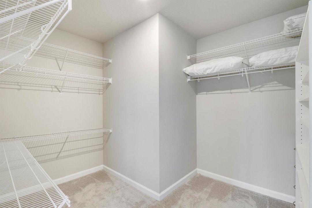Walk-in Closet