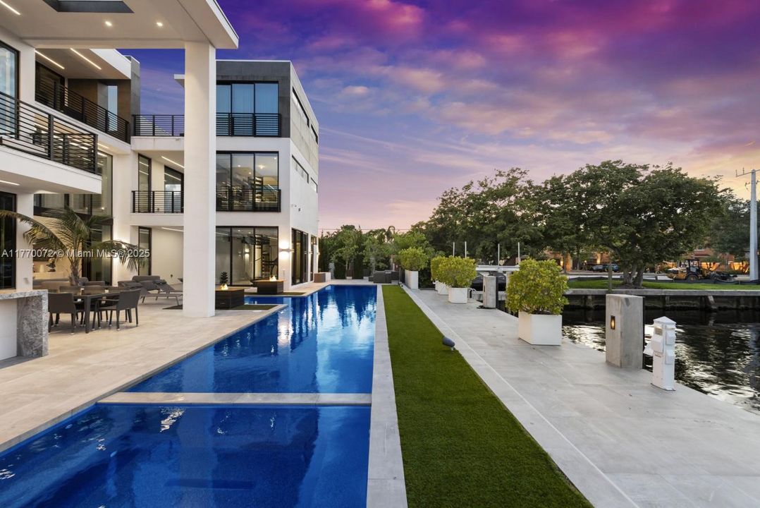 For Rent: $60,000 (7 beds, 7 baths, 7723 Square Feet)