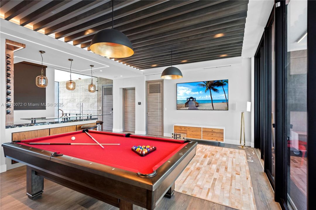 For Rent: $60,000 (7 beds, 7 baths, 7723 Square Feet)