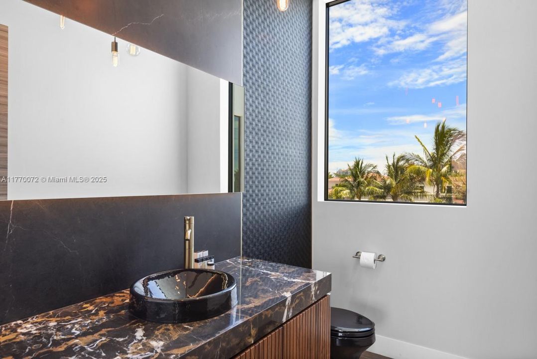 For Rent: $60,000 (7 beds, 7 baths, 7723 Square Feet)