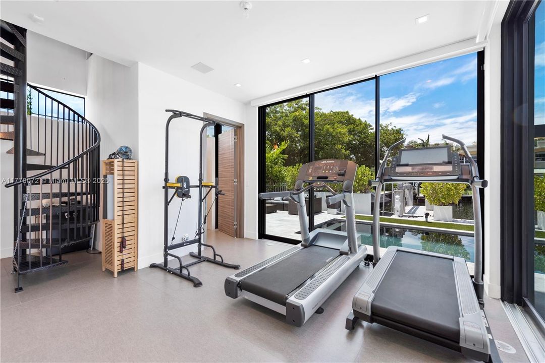 For Rent: $60,000 (7 beds, 7 baths, 7723 Square Feet)