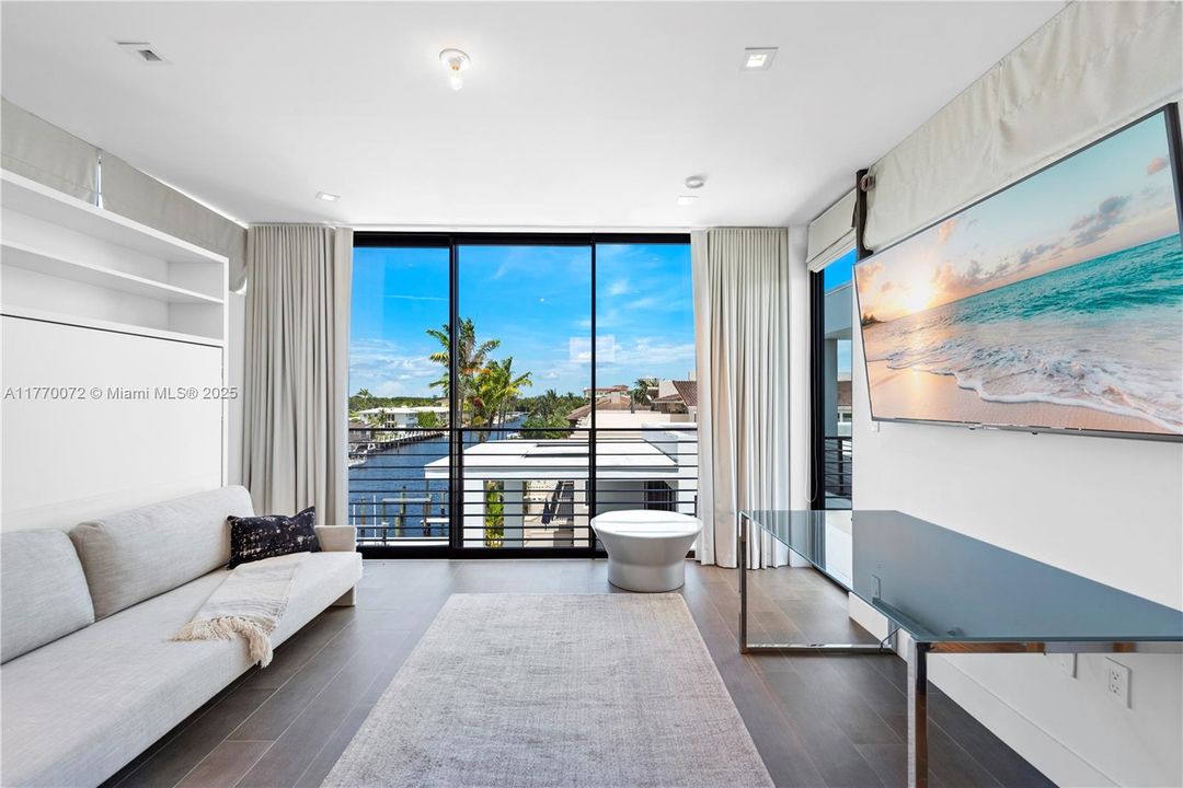 For Rent: $60,000 (7 beds, 7 baths, 7723 Square Feet)