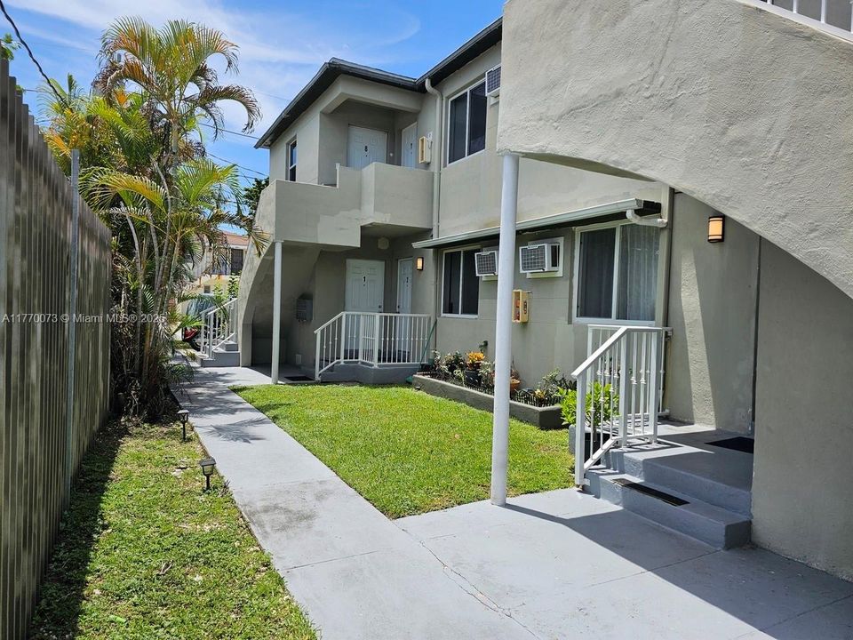 Recently Rented: $1,700 (1 beds, 1 baths, 0 Square Feet)