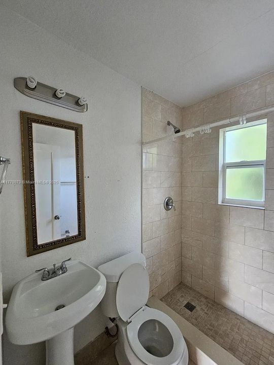 Recently Rented: $1,700 (1 beds, 1 baths, 0 Square Feet)