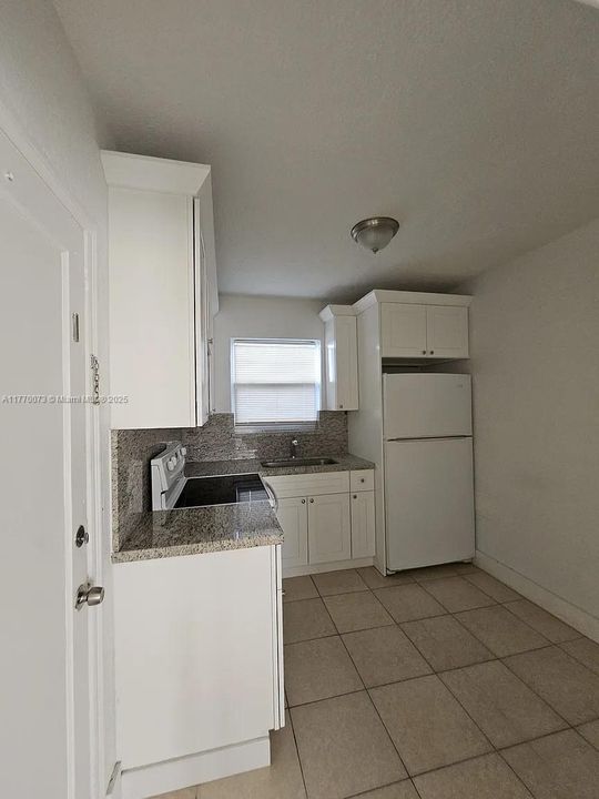 Recently Rented: $1,700 (1 beds, 1 baths, 0 Square Feet)