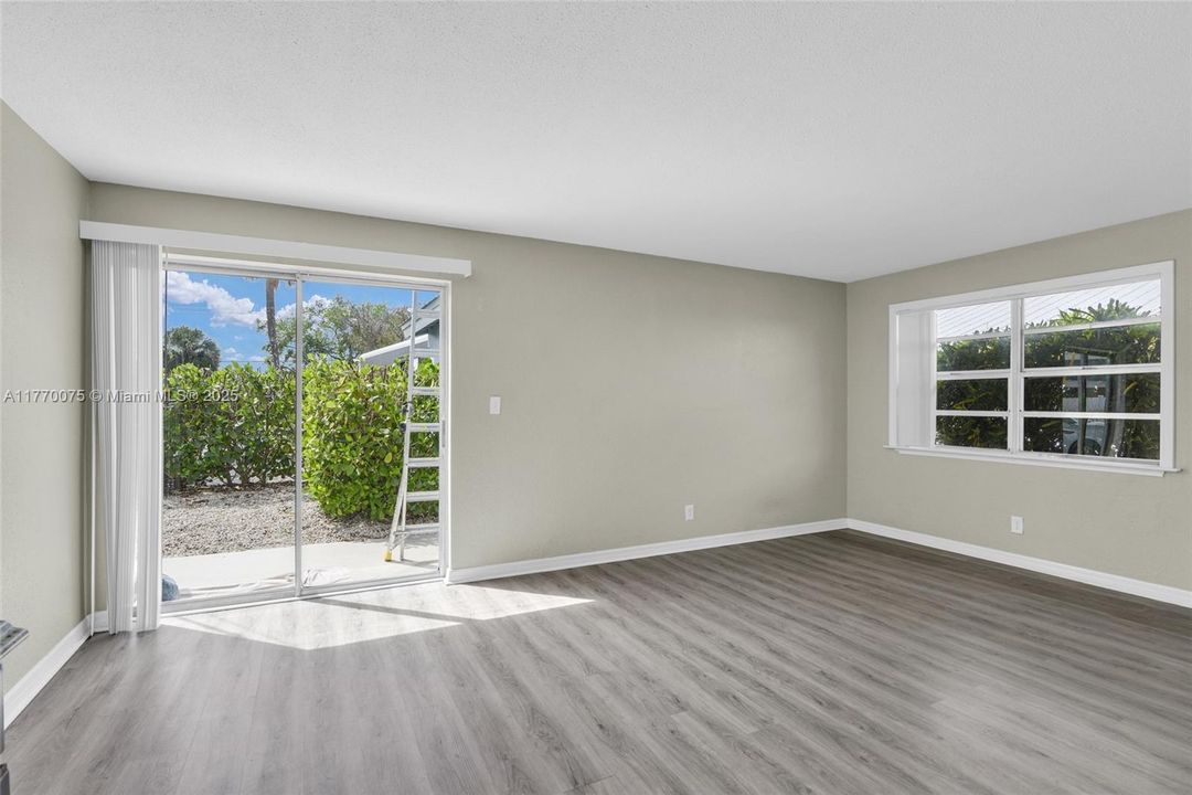 Недавно арендовано: $2,099 (2 спален, 1 ванн, 920 Квадратных фут)