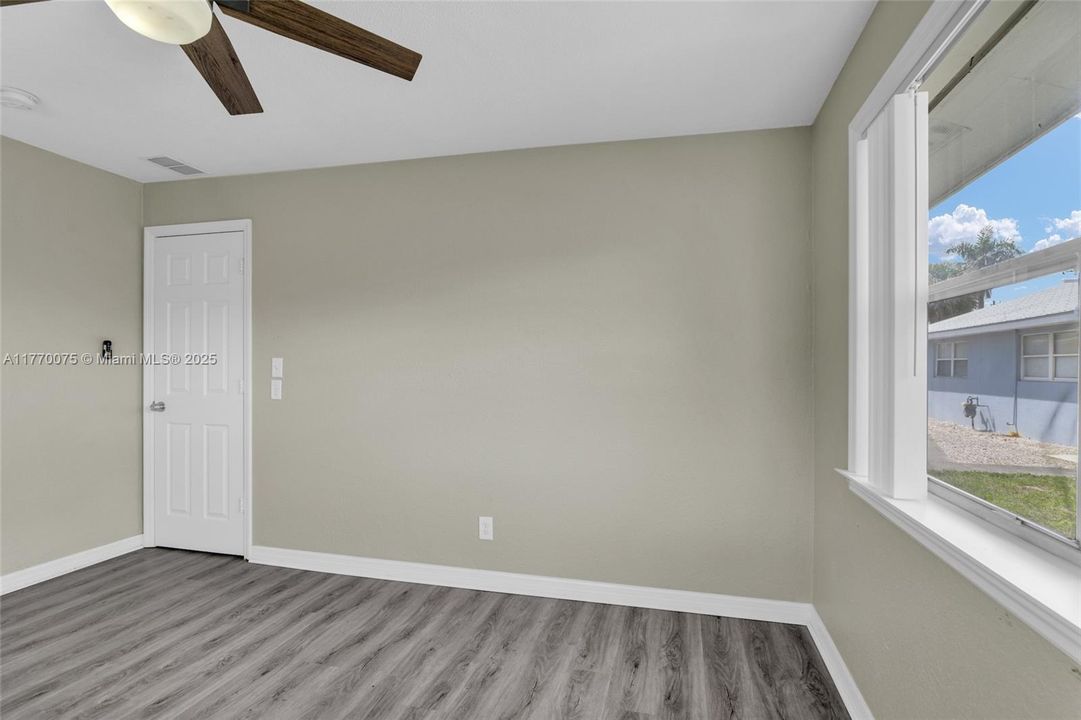 Недавно арендовано: $2,099 (2 спален, 1 ванн, 920 Квадратных фут)